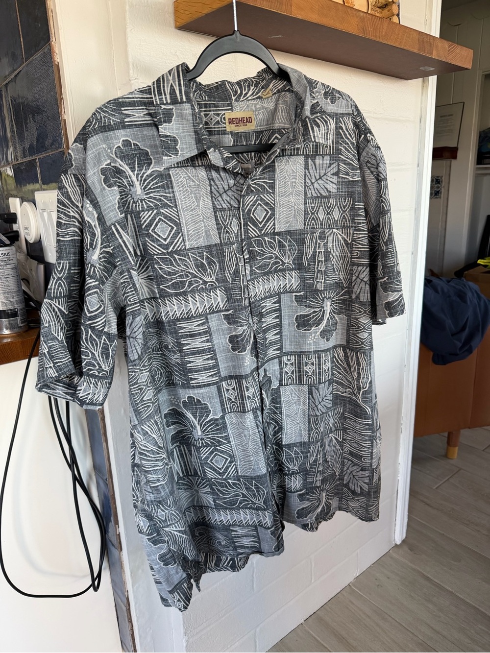 RedHead Gray & White Hawaiian Print Casual Button-Down Shirt
